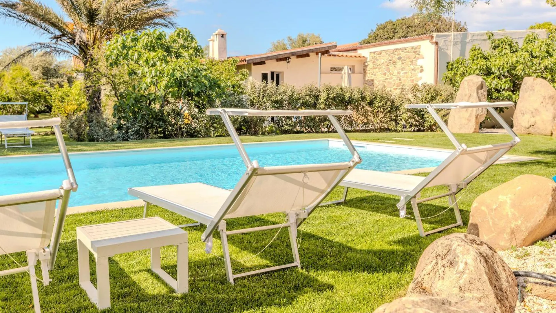 Stazzo San Teodoro L'Olivastro Piscina Condivisa Daire